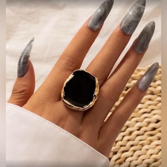 Quiet Luxury Boutique Jewelry - ✨NEW Elegant Black and Gold Statement Ring